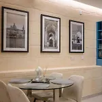 Capital Hideaway Apartman