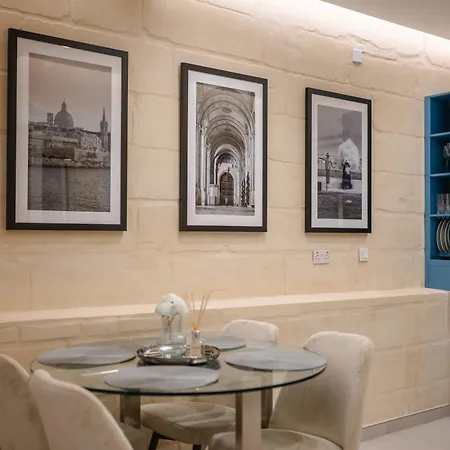 Capital Hideaway Apartman