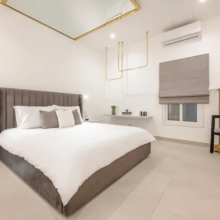 Capital Hideaway Apartman *
